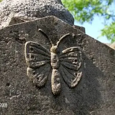 Form & Ornamente auf Grabmalen, Beispiel Nr. 28
